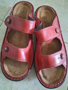 Naot sandals Leather Slip On Shoes 10